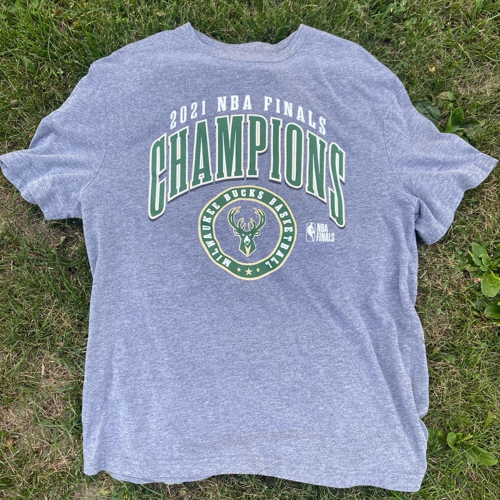 Mens bucks championship 2021 nba finals t-shirt men’s size L
